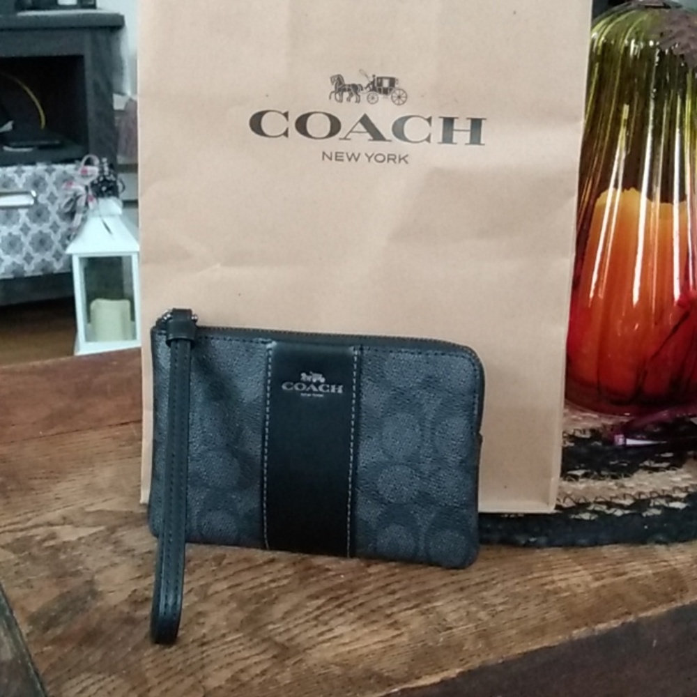 NWT Coach Charcoal/Black Corner Zip Signature Wristlet